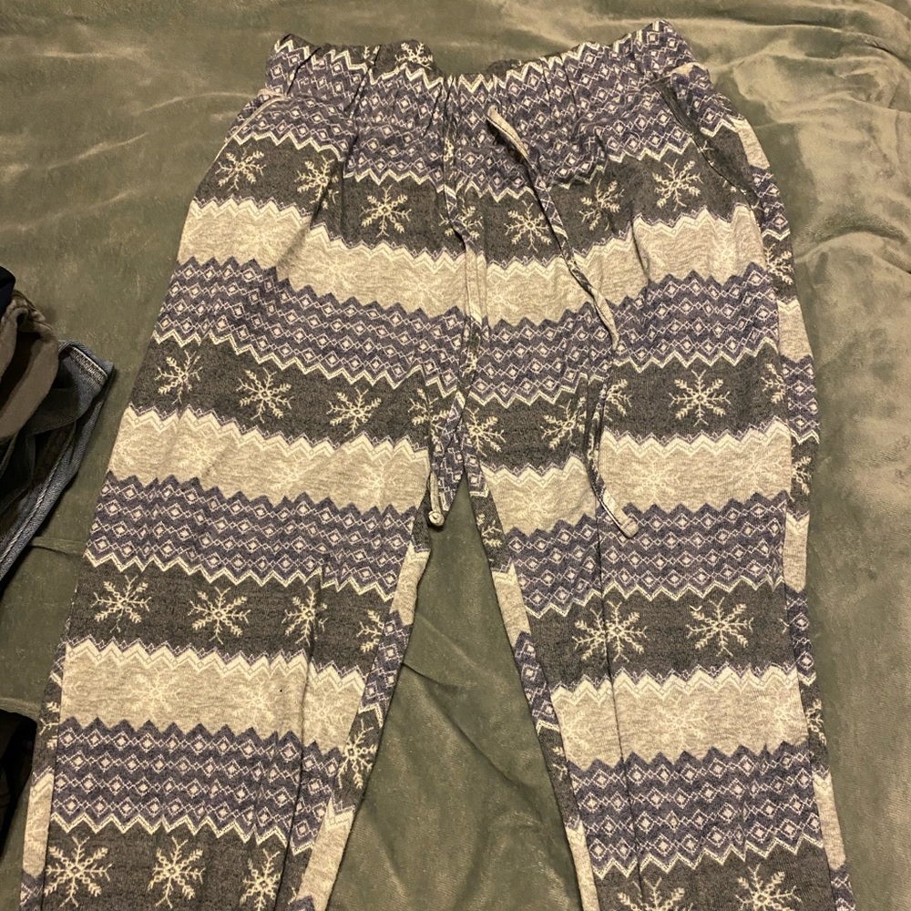 Snowflakes pjs